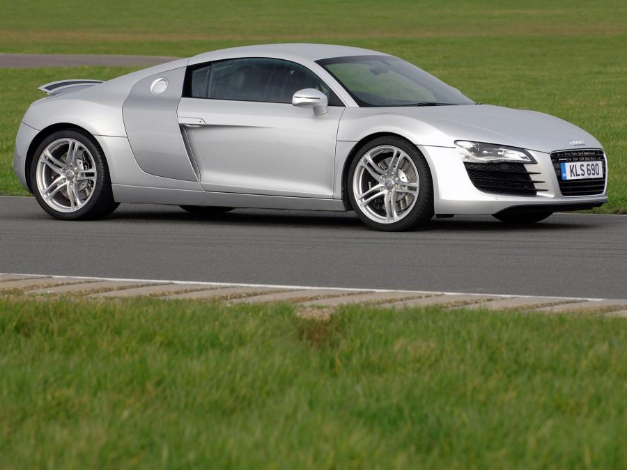  Audi R8 2007 года  (UK) (фото 17 из 25)
